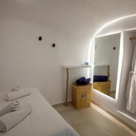 Sunset View Santorini - With Outdoor Jacuzzi