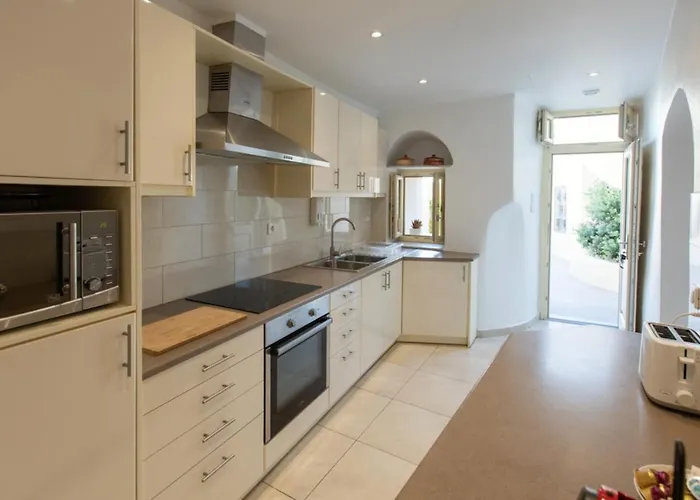 Sunset View Santorini - With Outdoor Jacuzzi