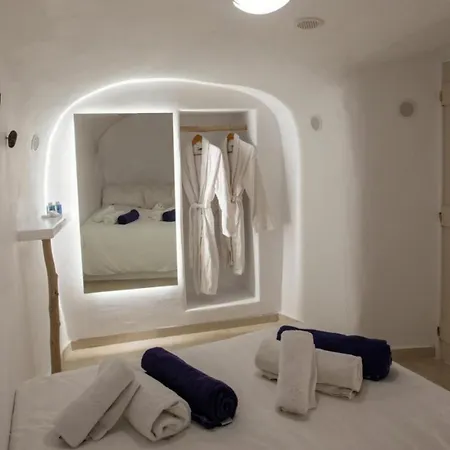 Sunset View Santorini - With Outdoor Jacuzzi Tatil Evi Firostefani