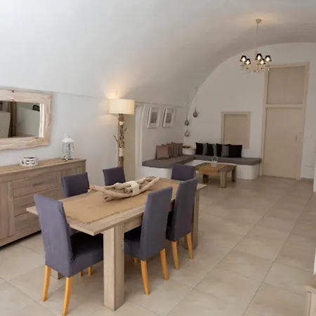 Sunset View Santorini - With Outdoor Jacuzzi 度假居