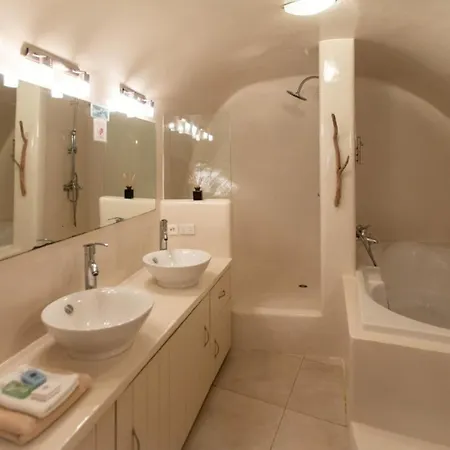 Sunset View Santorini - With Outdoor Jacuzzi