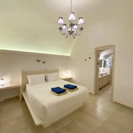 Sunset View Santorini - With Outdoor Jacuzzi *