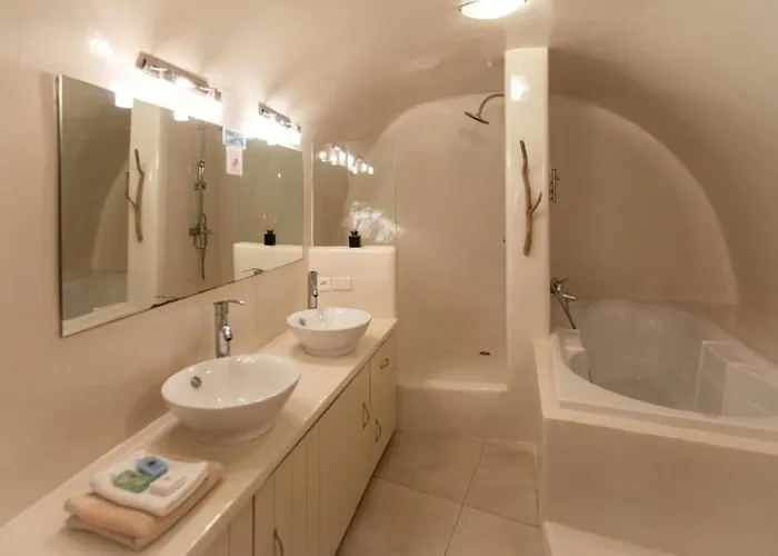 Sunset View Santorini - With Outdoor Jacuzzi