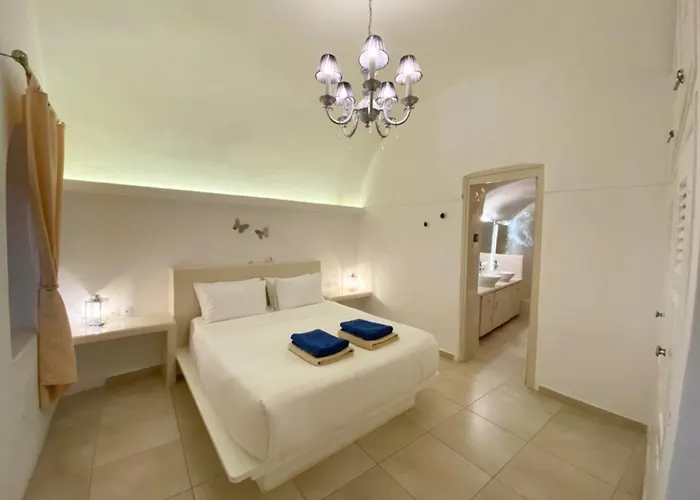 Sunset View Santorini - With Outdoor Jacuzzi *