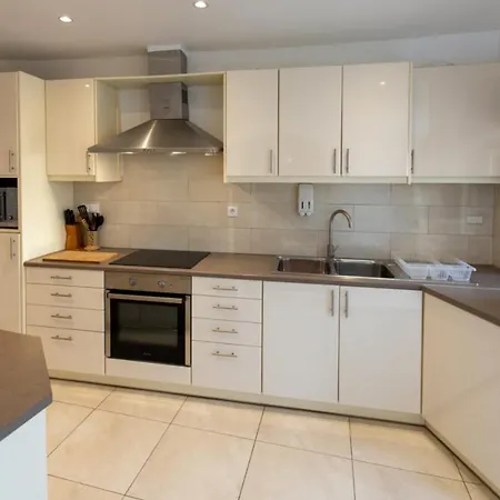 Sunset View Santorini - With Outdoor Jacuzzi Semesterbostad