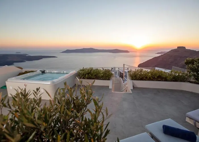 Sunset View Santorini - With Outdoor Jacuzzi * Firostefani